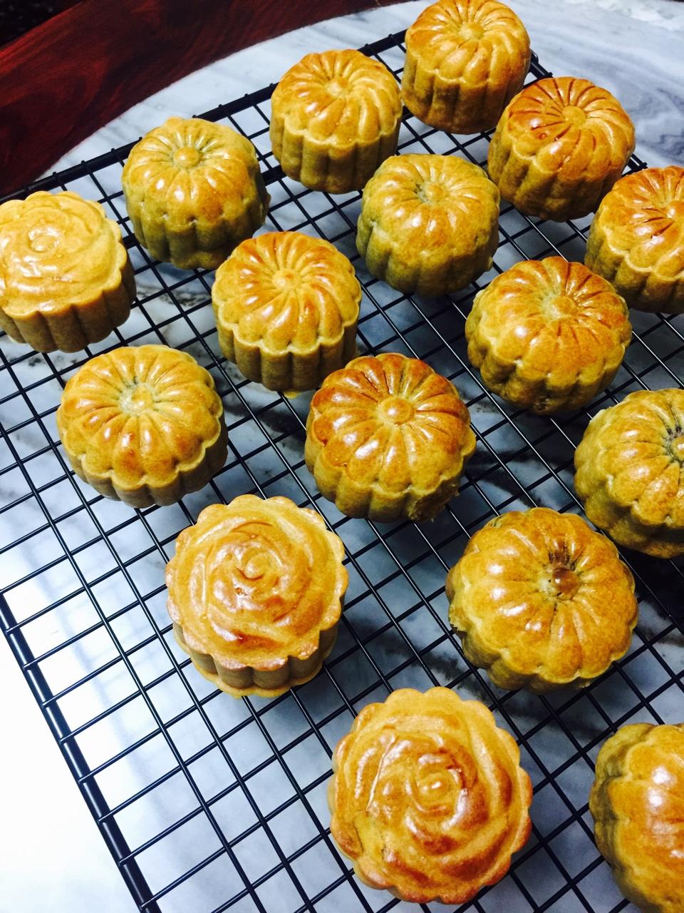 广式月饼——蛋黄莲蓉月饼