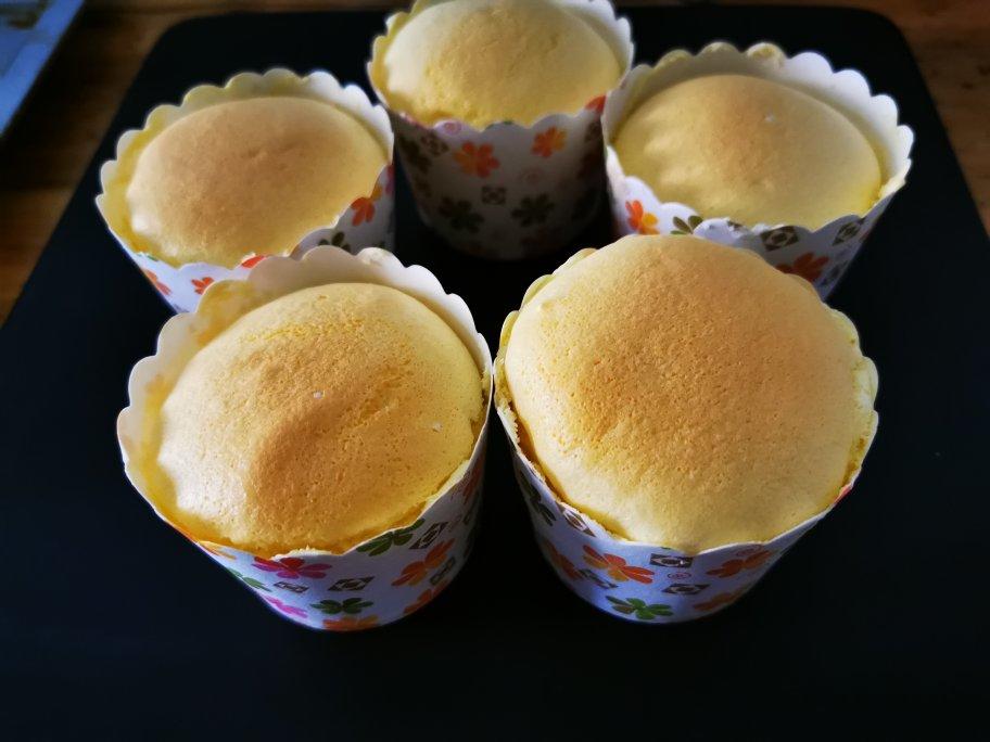 万用方子‼️口感滋润的酸奶&肉松沙拉夹心小蛋糕🍰