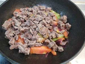 番茄土豆胡萝卜炖牛肉的做法 步骤7