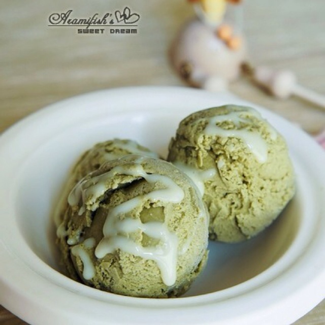 抹茶白巧冰淇淋