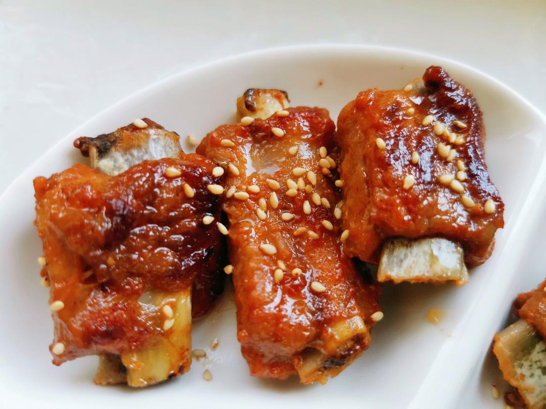 【奥尔良吮指排骨】电饭煲能做这么酥的排骨，没想到！