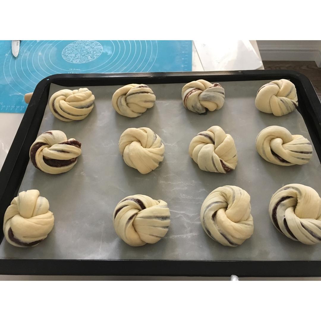 宝宝辅食：宝宝版豆沙面包卷-12M+