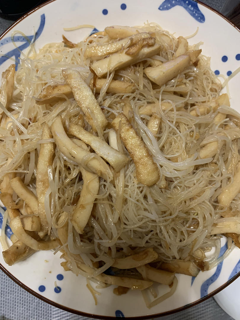 芽菜鱼片炒面