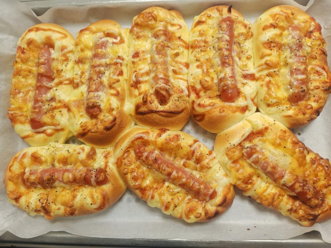 一个面团撑起一家店的台式面包—香肠面包