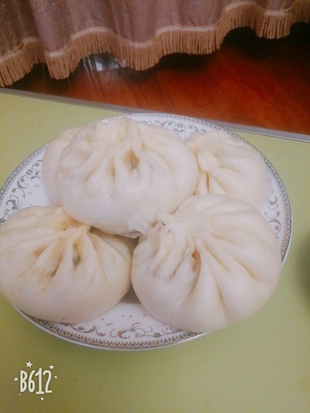 小白菜香菇香干馅儿菜包子