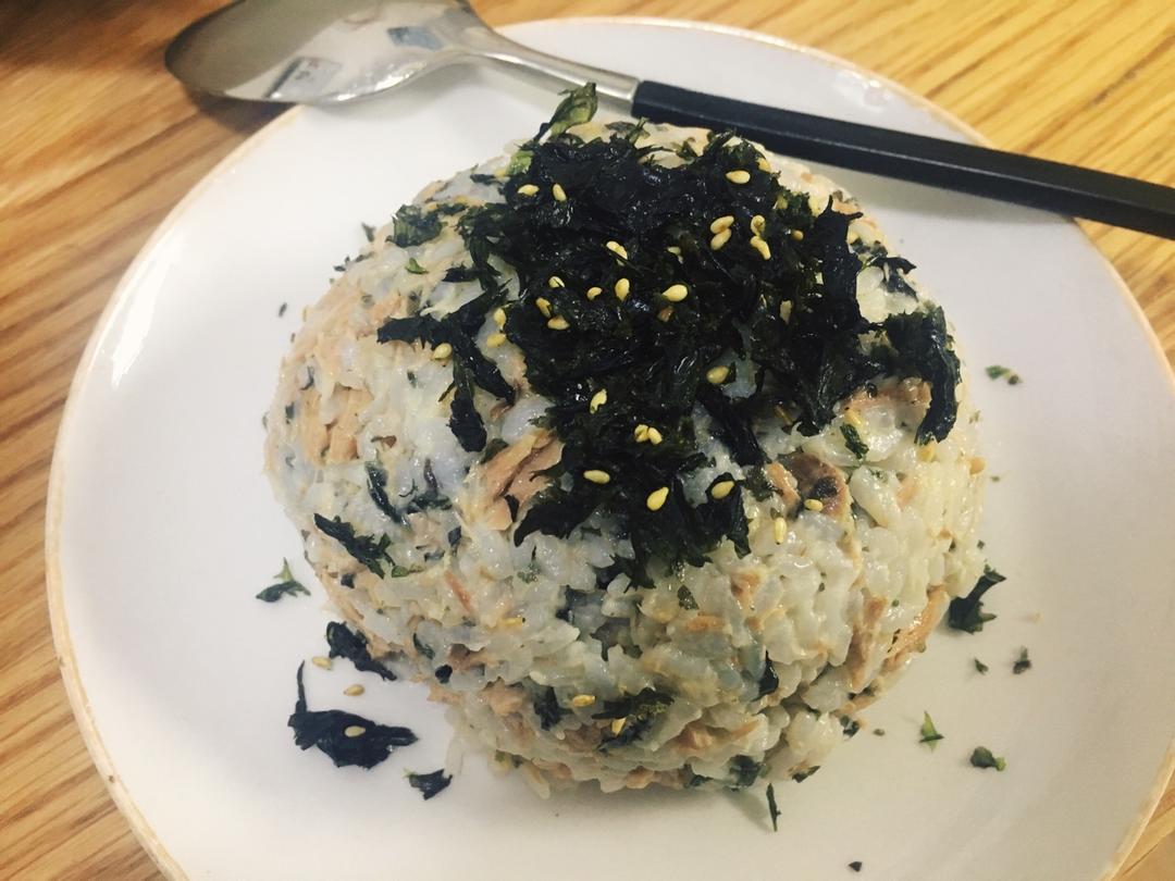 金枪鱼拌饭