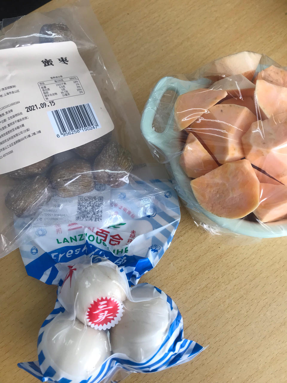 蜜枣百合红薯糖水【11月北鼎养生壶食谱】