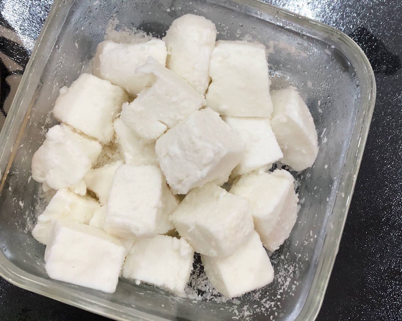 无吉利丁片版椰奶冻  无淡奶油版椰浆牛奶小方 椰浆奶块 美味椰香奶块的做法