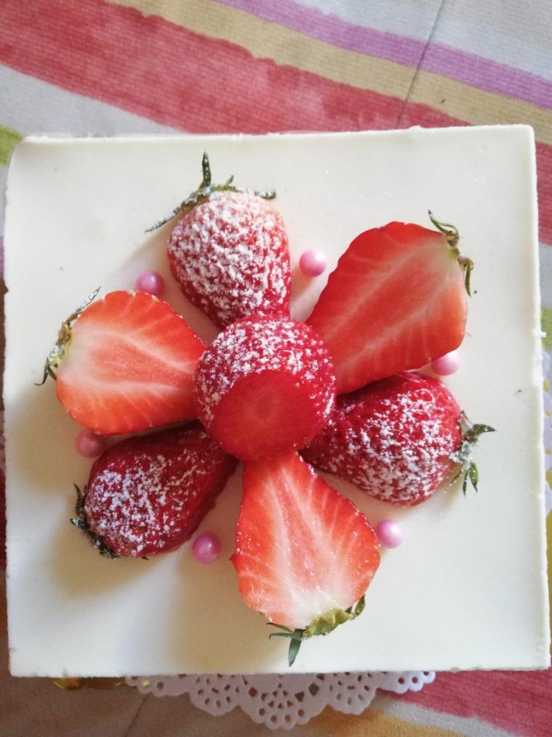 奥利奥草莓酸奶慕斯蛋糕（6寸）