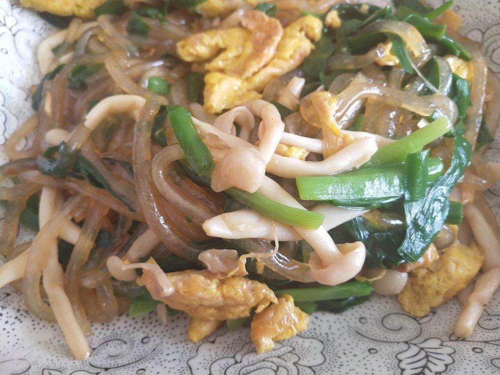 网红同款🤩爆炒“鸡蛋粉丝韭菜豆芽菜”