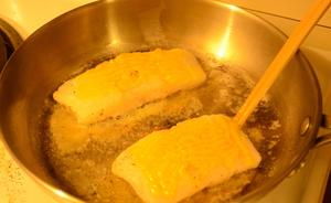 【暗黑之】黄芥末香煎鳕鱼的做法 步骤4