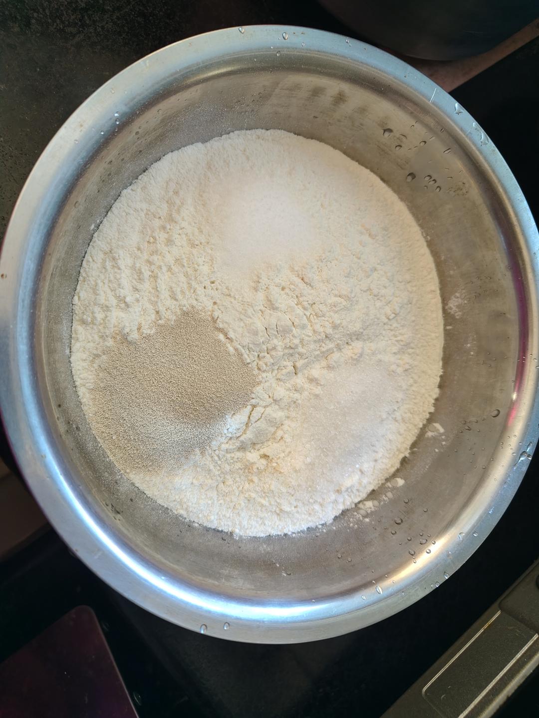 纯奶手撕吐司的做法 步骤1