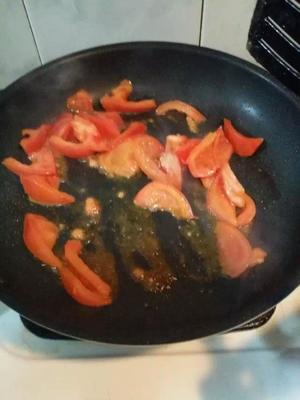 西红柿平菇豆腐汤的做法 步骤2