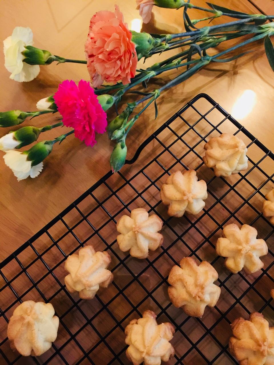 没有黄油也同样做出香酥不腻，花纹立体清晰的曲奇
