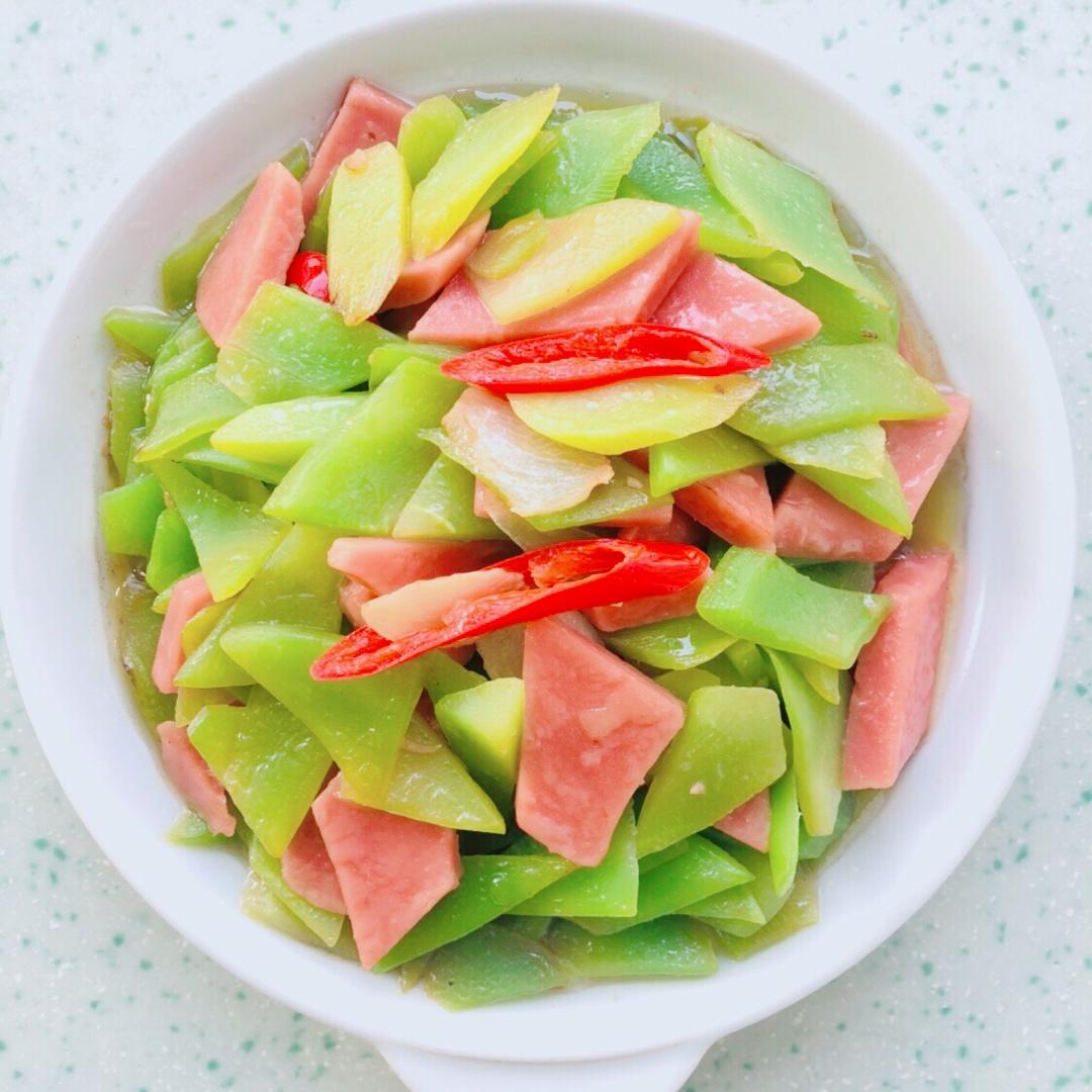 超好吃的莴笋（莴苣）炒火腿肠