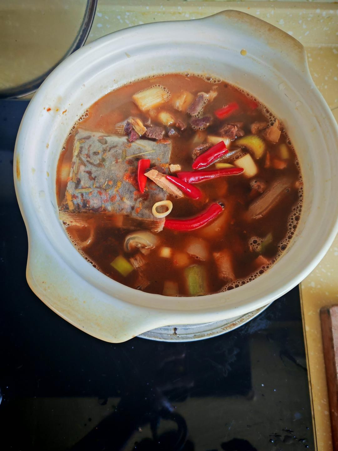 香辣牛杂煲