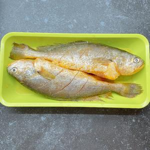 烤黄花鱼的做法 步骤2
