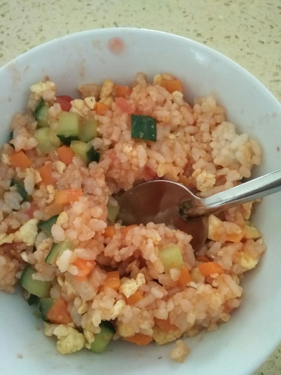 红色系茄汁炒饭