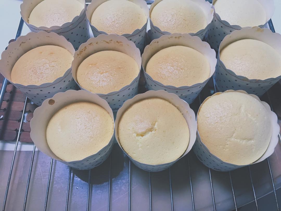 纸杯蛋糕 🧁酸奶小蛋糕   ——附视频