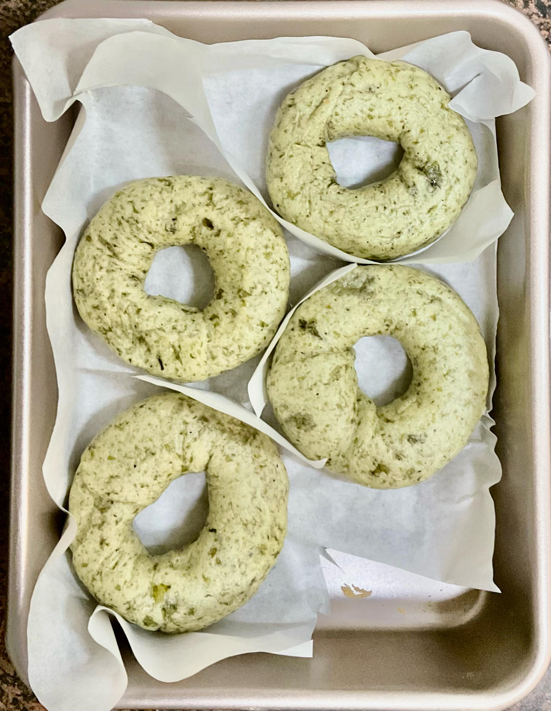 新手友好的无糖无油100%黑全麦贝果