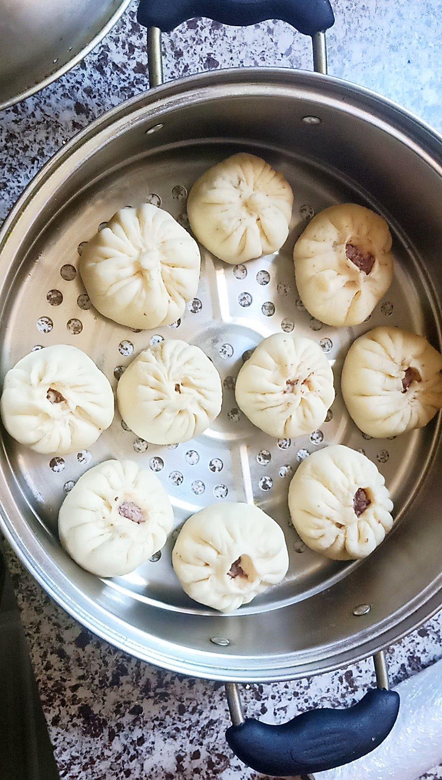 暄软可口的豆沙包