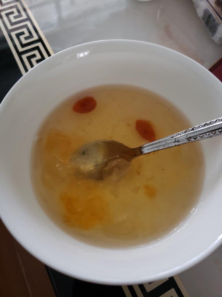 桃胶皂角米雪燕羹