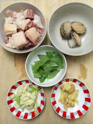 【一锅熟】鲜鲍焖鸡，食之有味的做法 步骤2