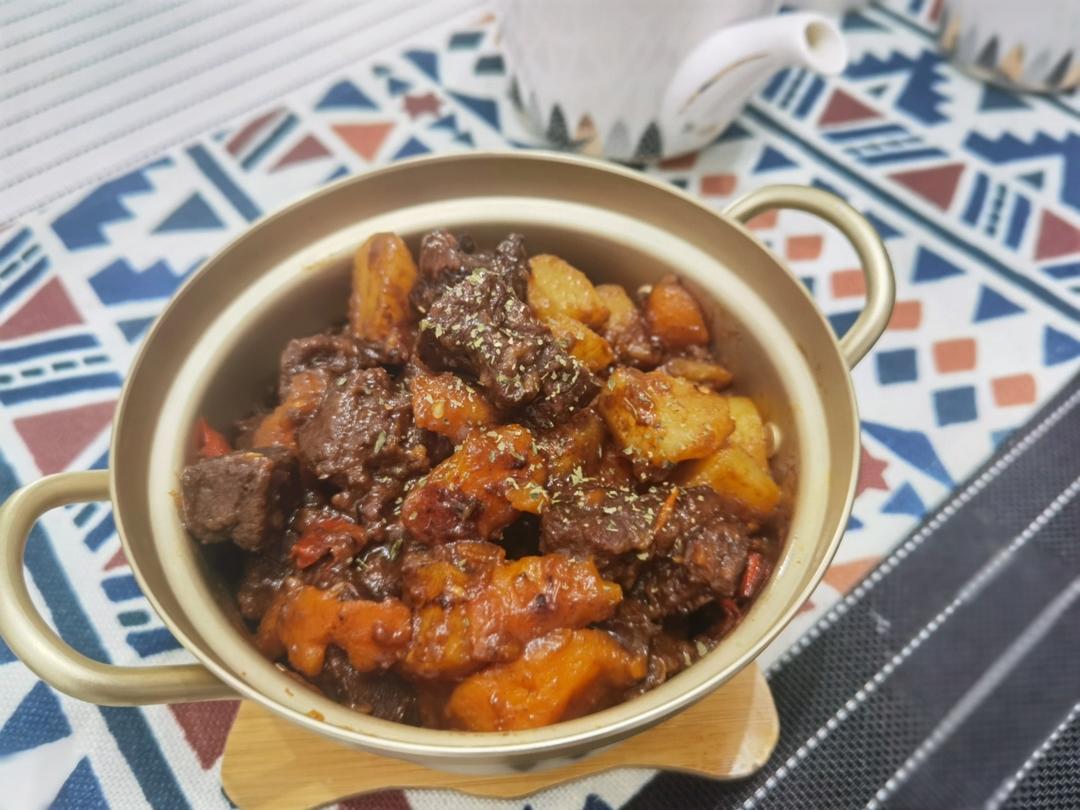 浓厚酥烂醇香，红酒炖牛肉
