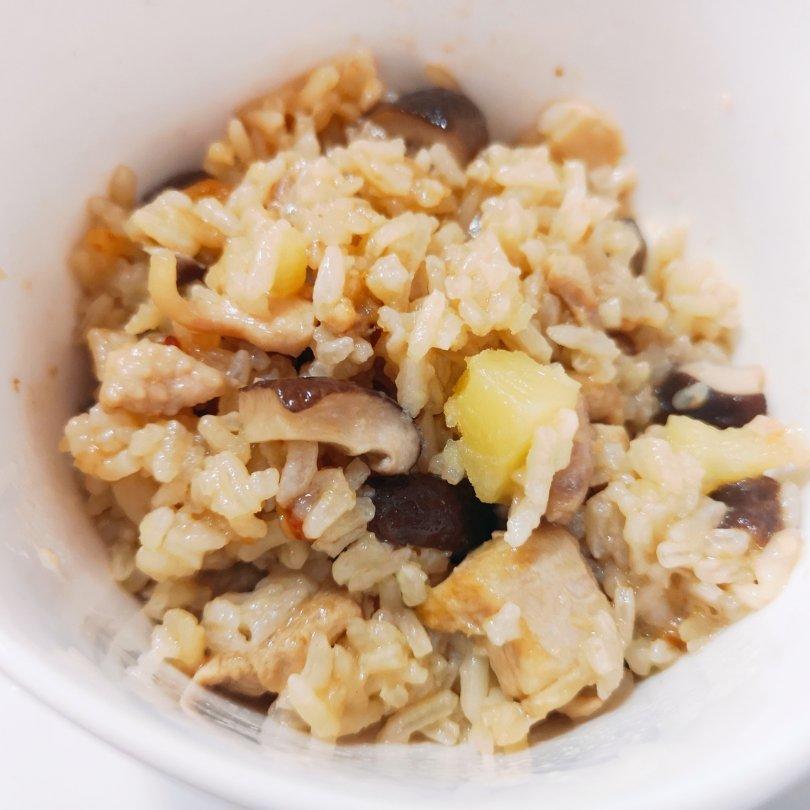 【香菇鸡肉焖饭】