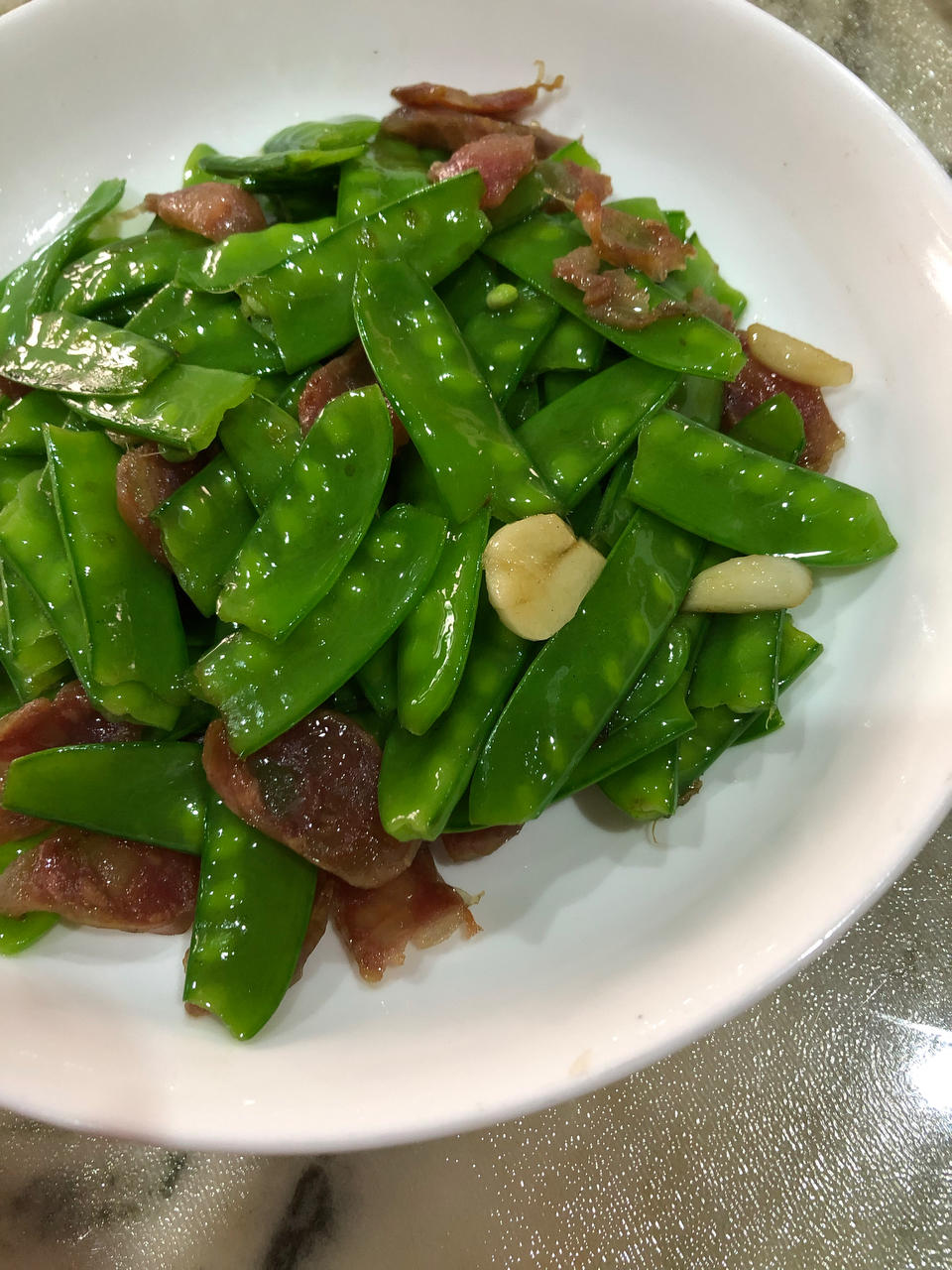 无比简单的荷兰豆炒腊肠，营养又好吃～！