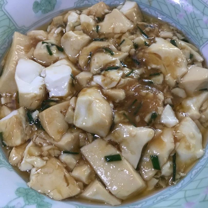 不放肉也超下饭的葱焖豆腐