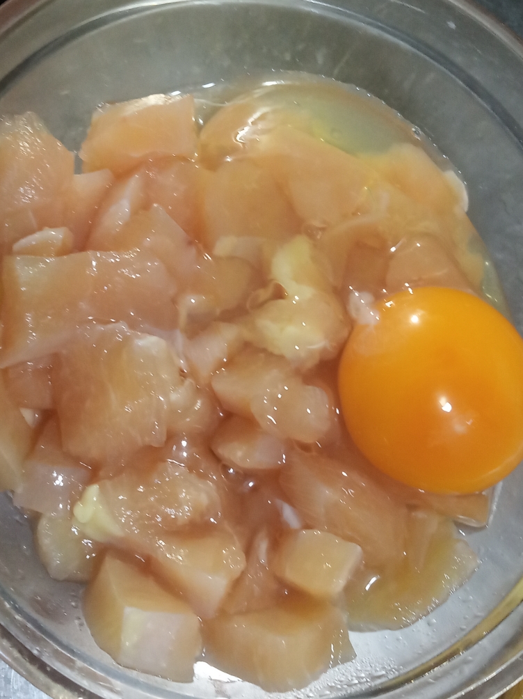 洋葱炒菠萝鸡的做法 步骤2