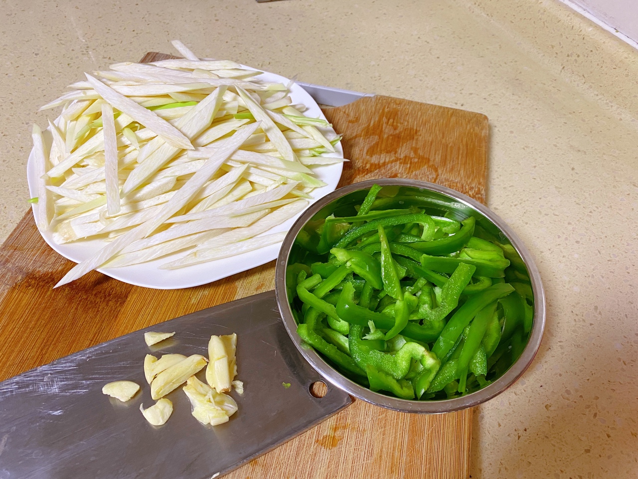 炒茭白——快手、下饭、简单家常菜的做法 步骤2
