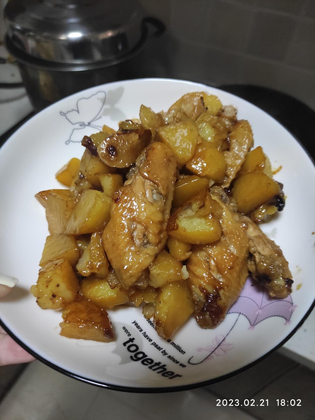 传统家常菜 红烧鸡翅炖土豆