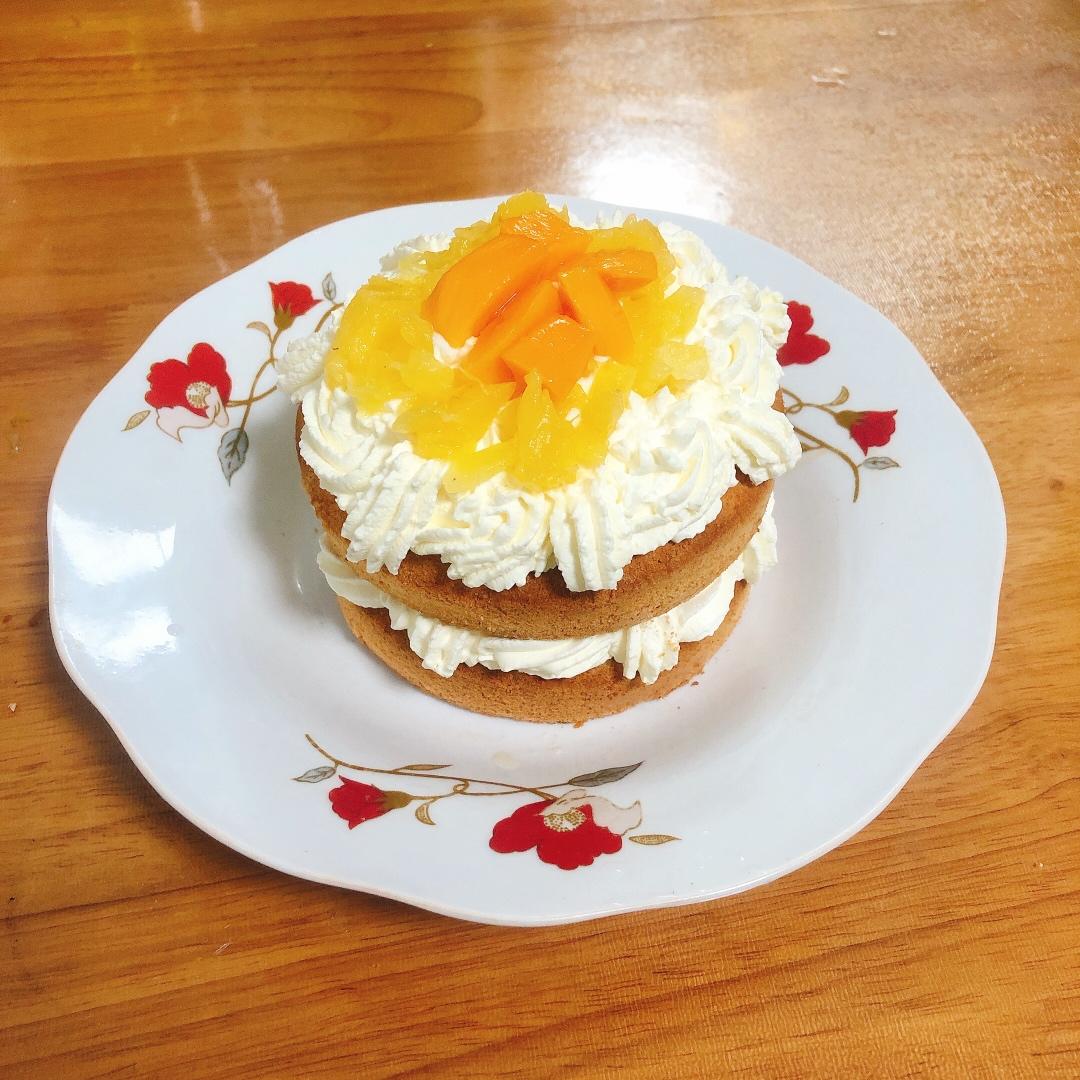 四寸戚风奶油蛋糕（不加高）两个人吃刚刚好～