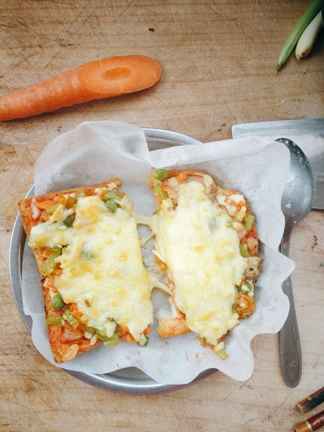 面包片制作简易版披萨