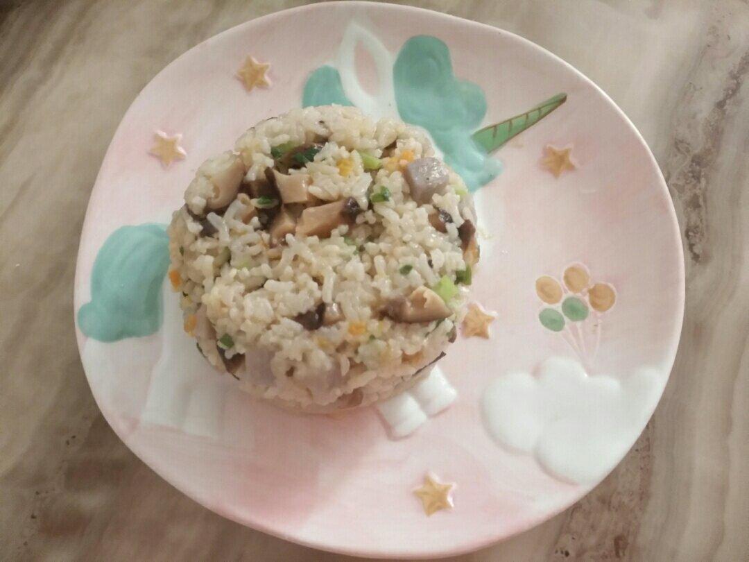宝宝辅食：芋头香菇炊饭-飘过来的香味熏得肚子咕叽咕叽，妥妥吃掉好几碗！12M+