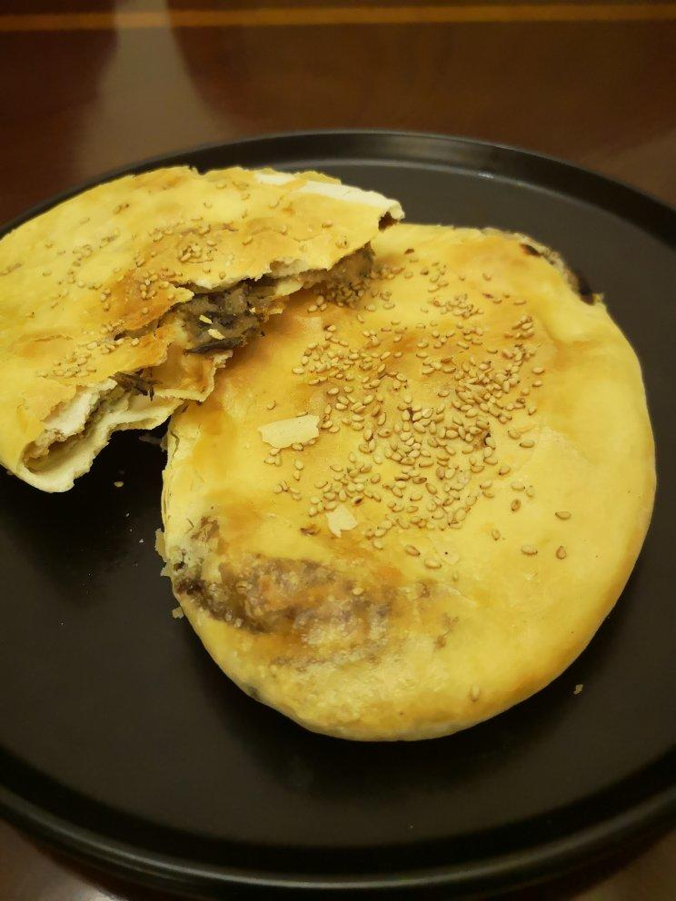 梅干菜鲜肉锅盔