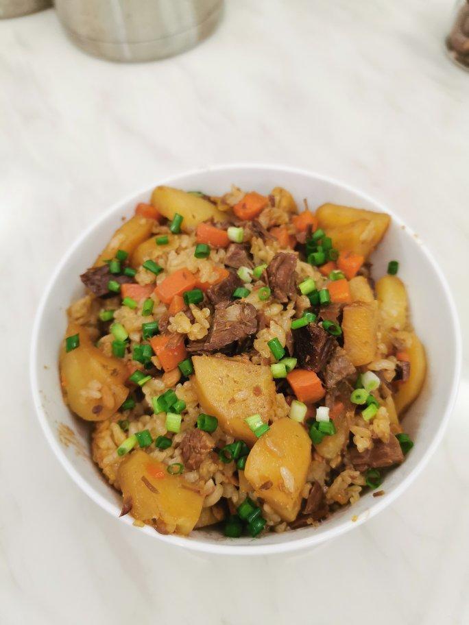 土豆焖饭（电饭锅版）