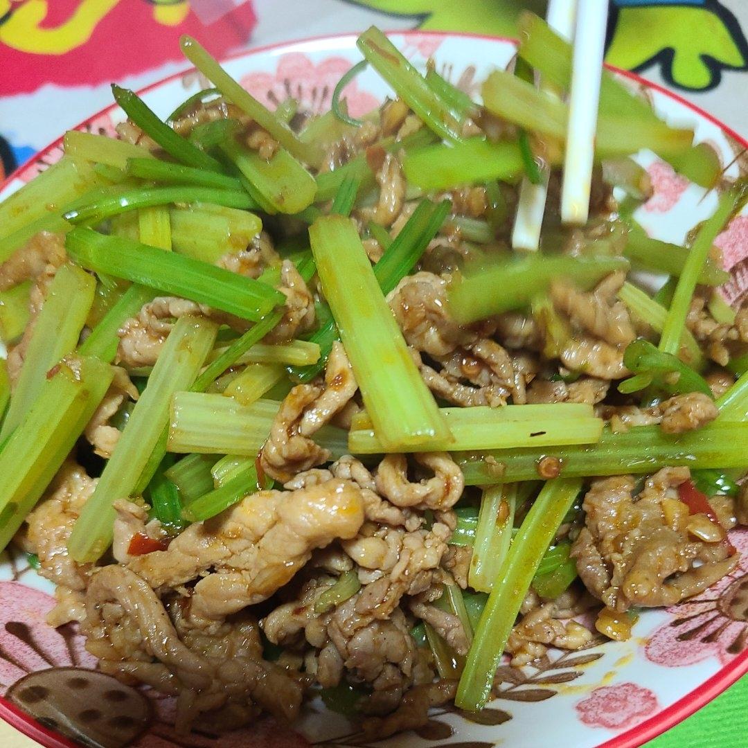 芹菜炒肉丝
