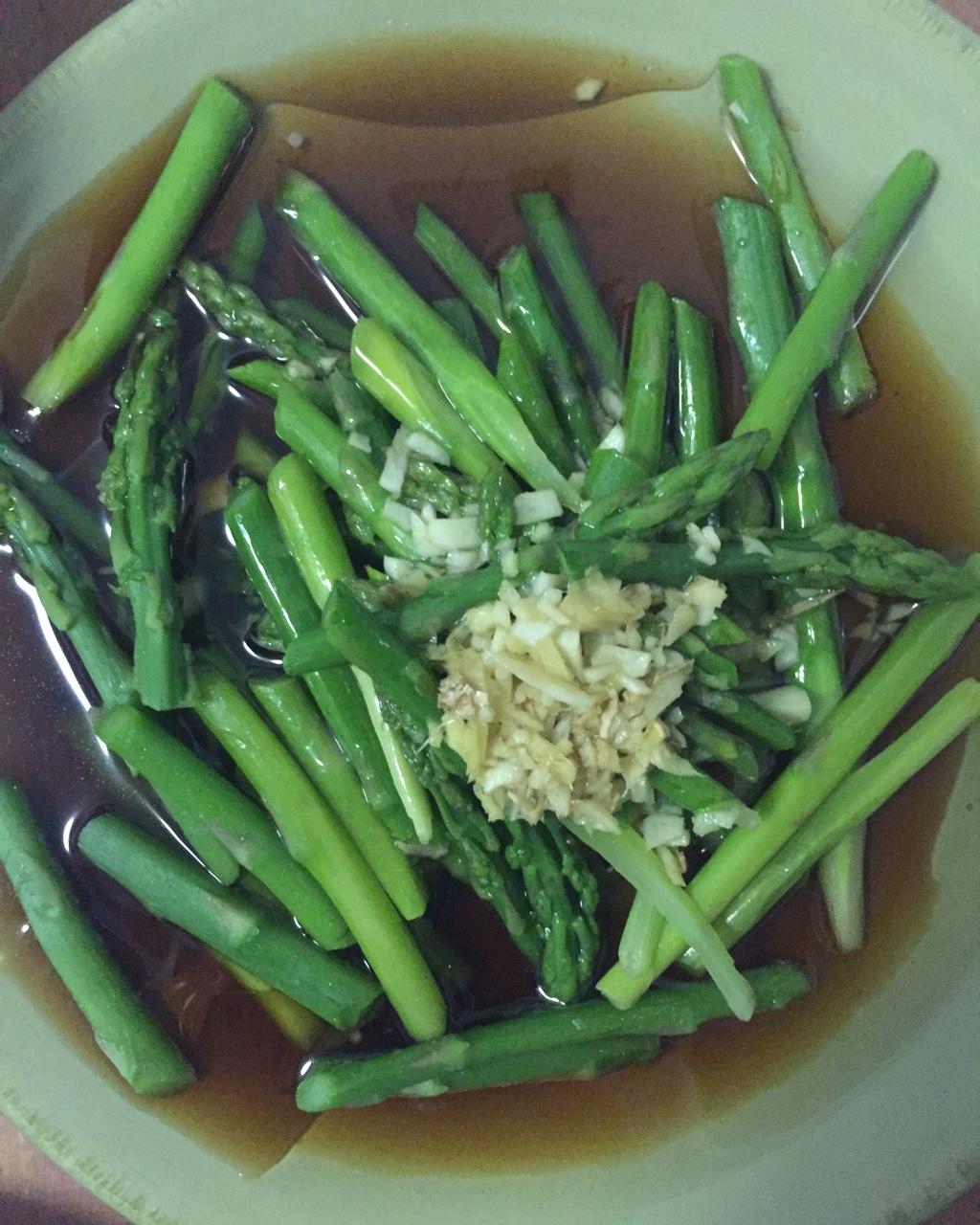 鲜味油淋芦笋