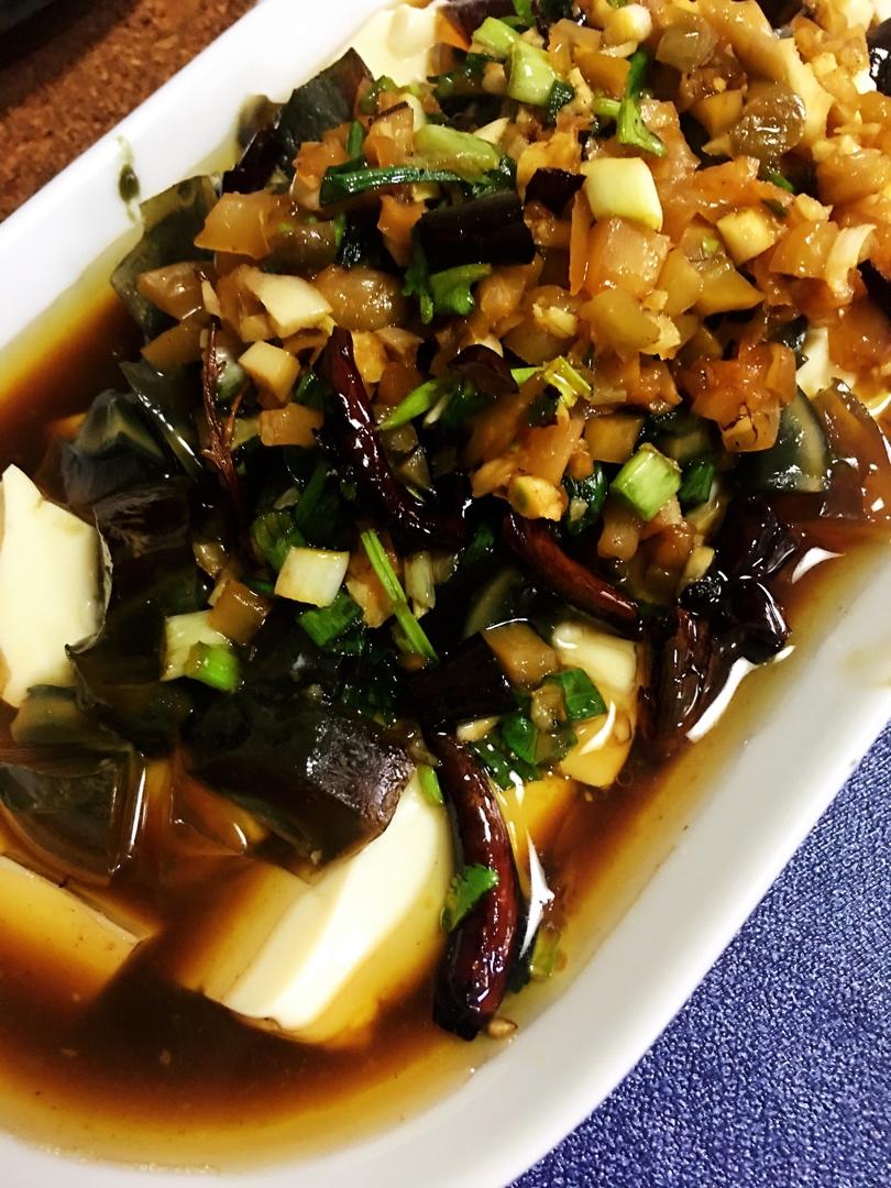 皮蛋拌豆腐