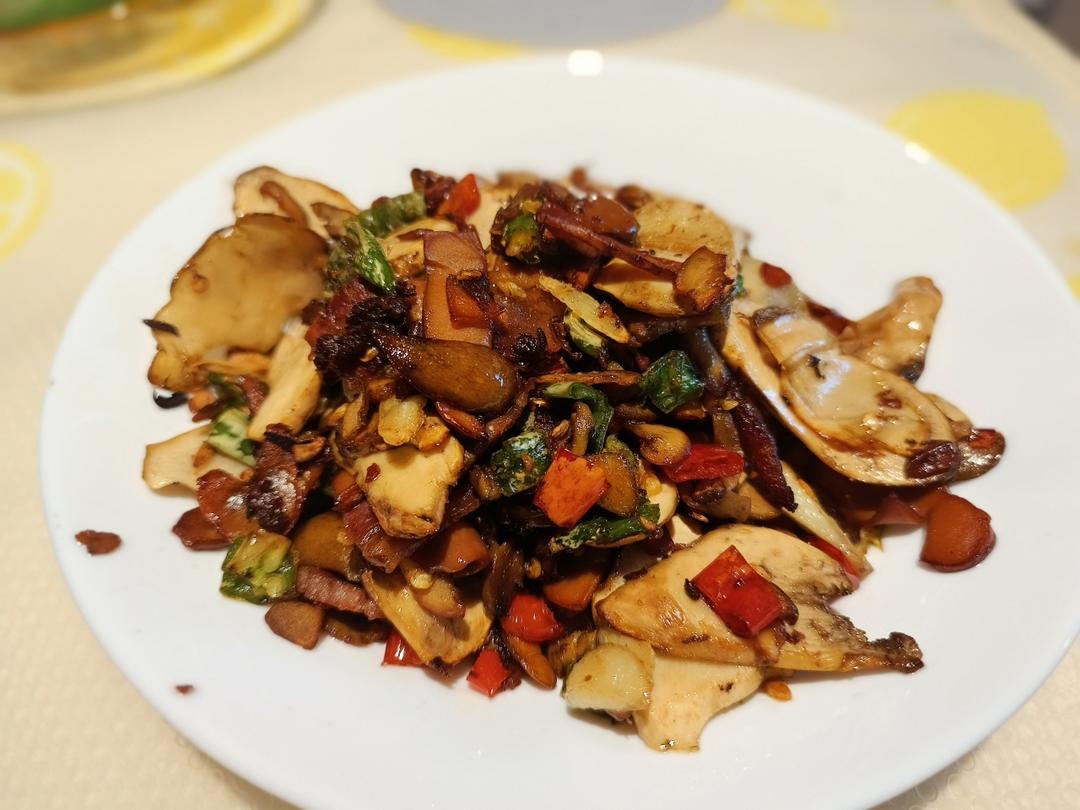 爆炒牛肝菌