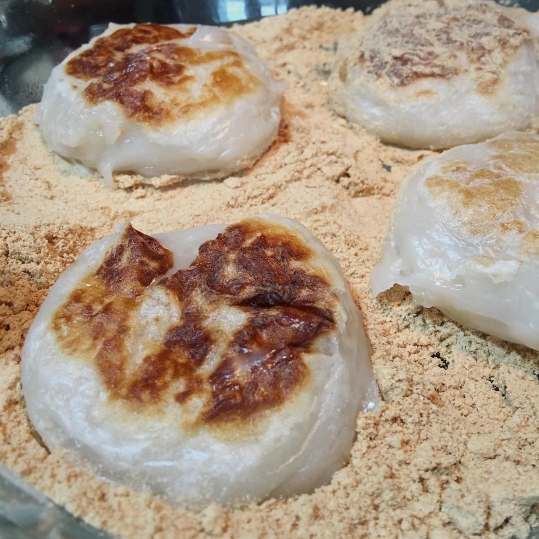 糍粑，糯米糍，黄豆粉粘糯米球【附上黄豆粉的做法】