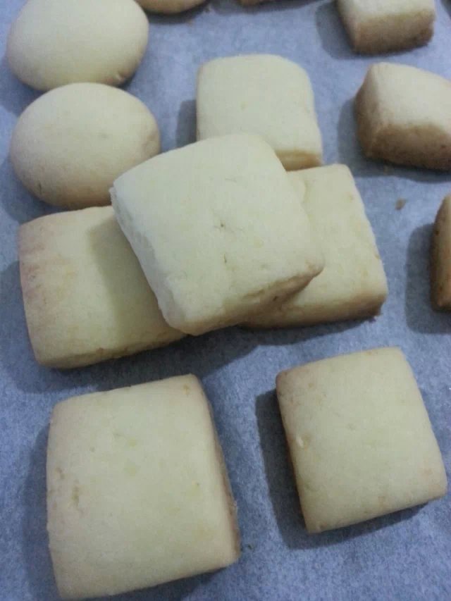 牛奶方块小饼干