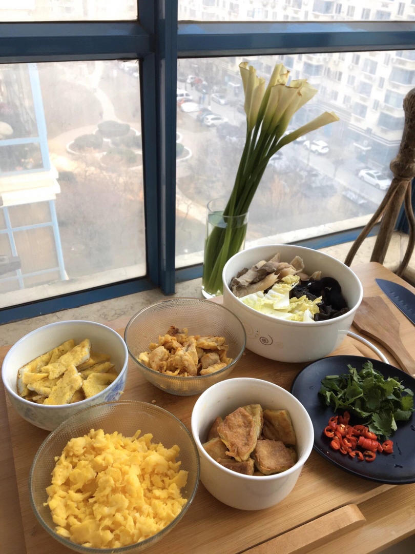 鲜菇豆腐煲
