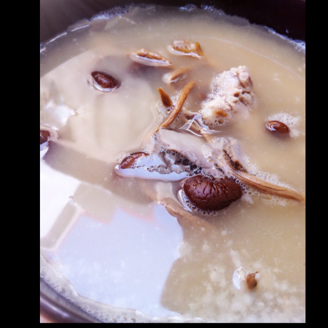 茶树菇炖排骨