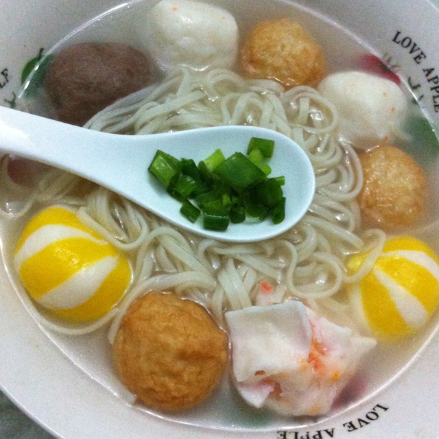 豆腐丸子骨汤面