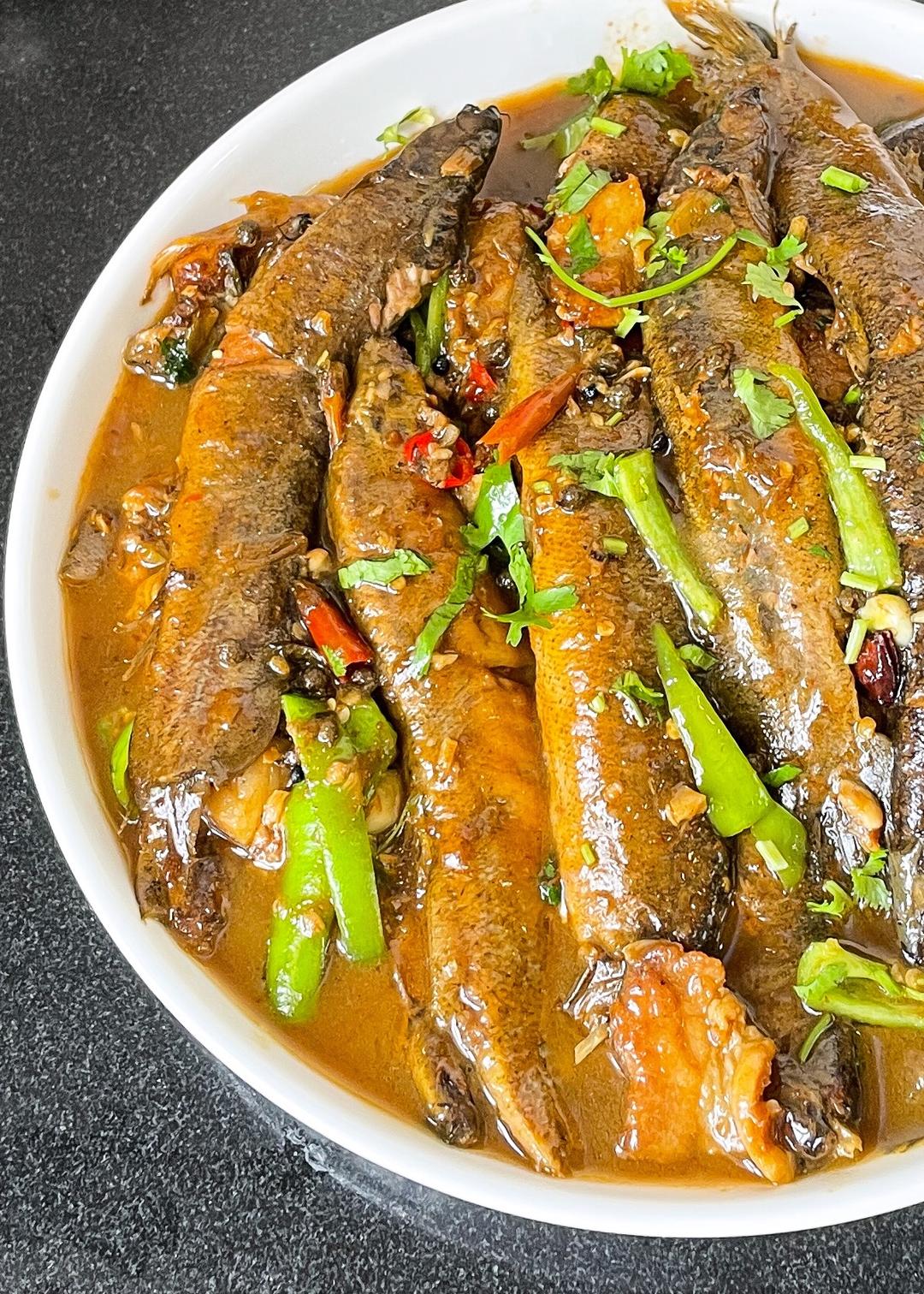 【酱焖泥鳅鱼的做法步骤图,酱焖泥鳅鱼怎么做好吃】香水厨娘_下厨房