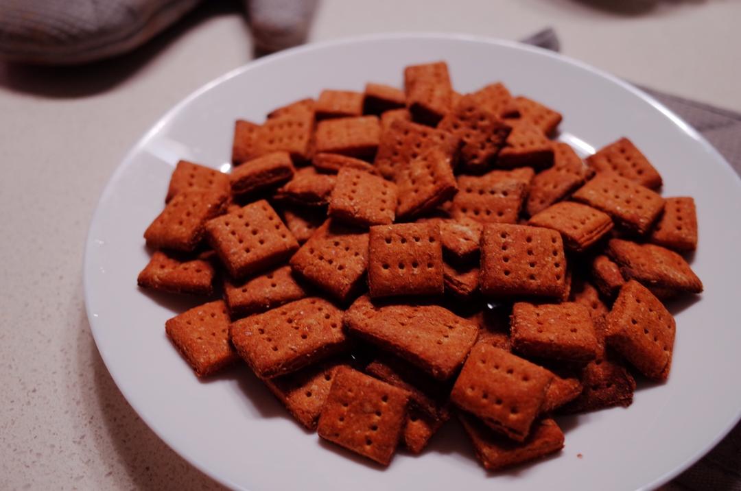 咸香泡菜全麦苏打饼干低油【健康小食】